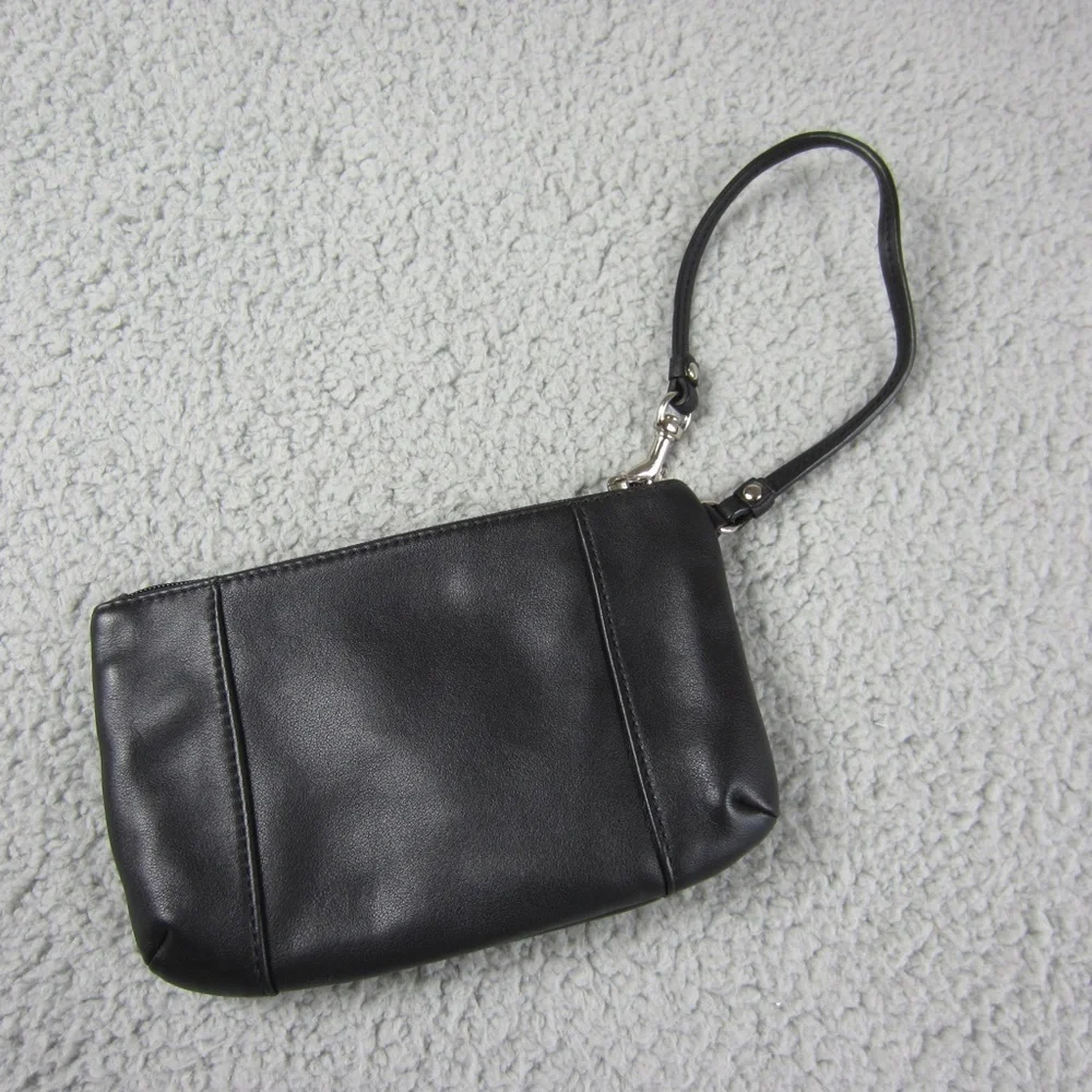 COACH  Patent Leather Wristlet Wallet Black‎ 7x5X1inch